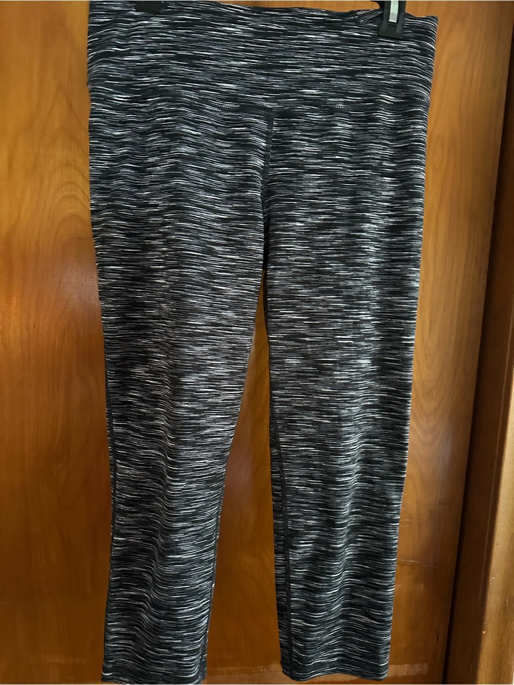 Tangerine Large Space Dye Capri Leggings Black Gray Activew
